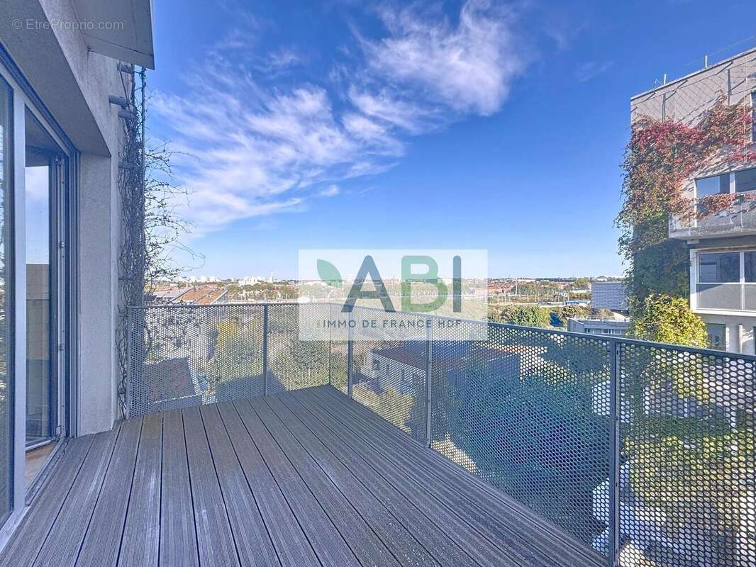   - Appartement à LILLE