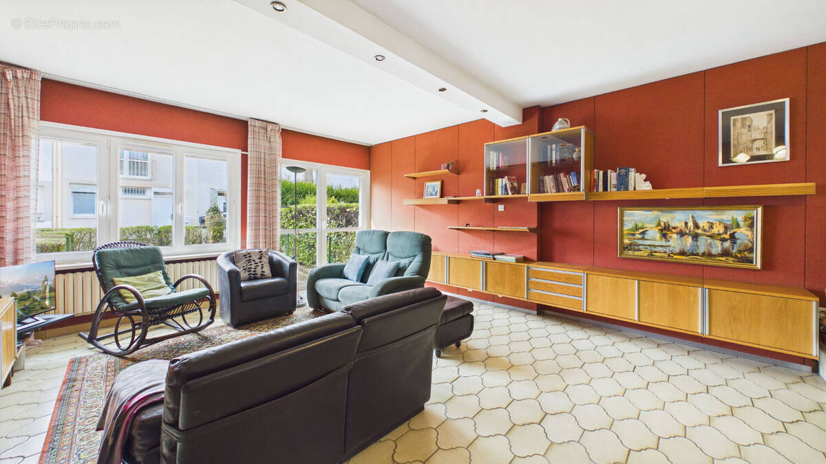 Maison à ARS-SUR-MOSELLE