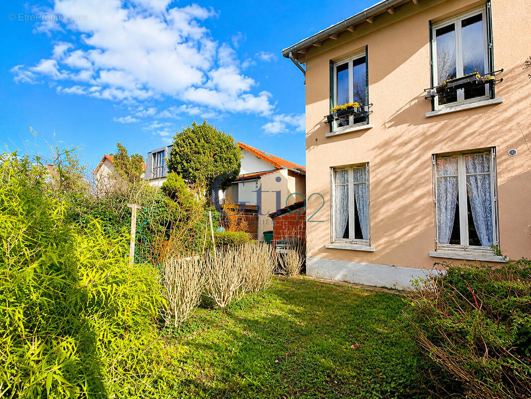 Photo Appartement à Clamart au prix de 145 000€