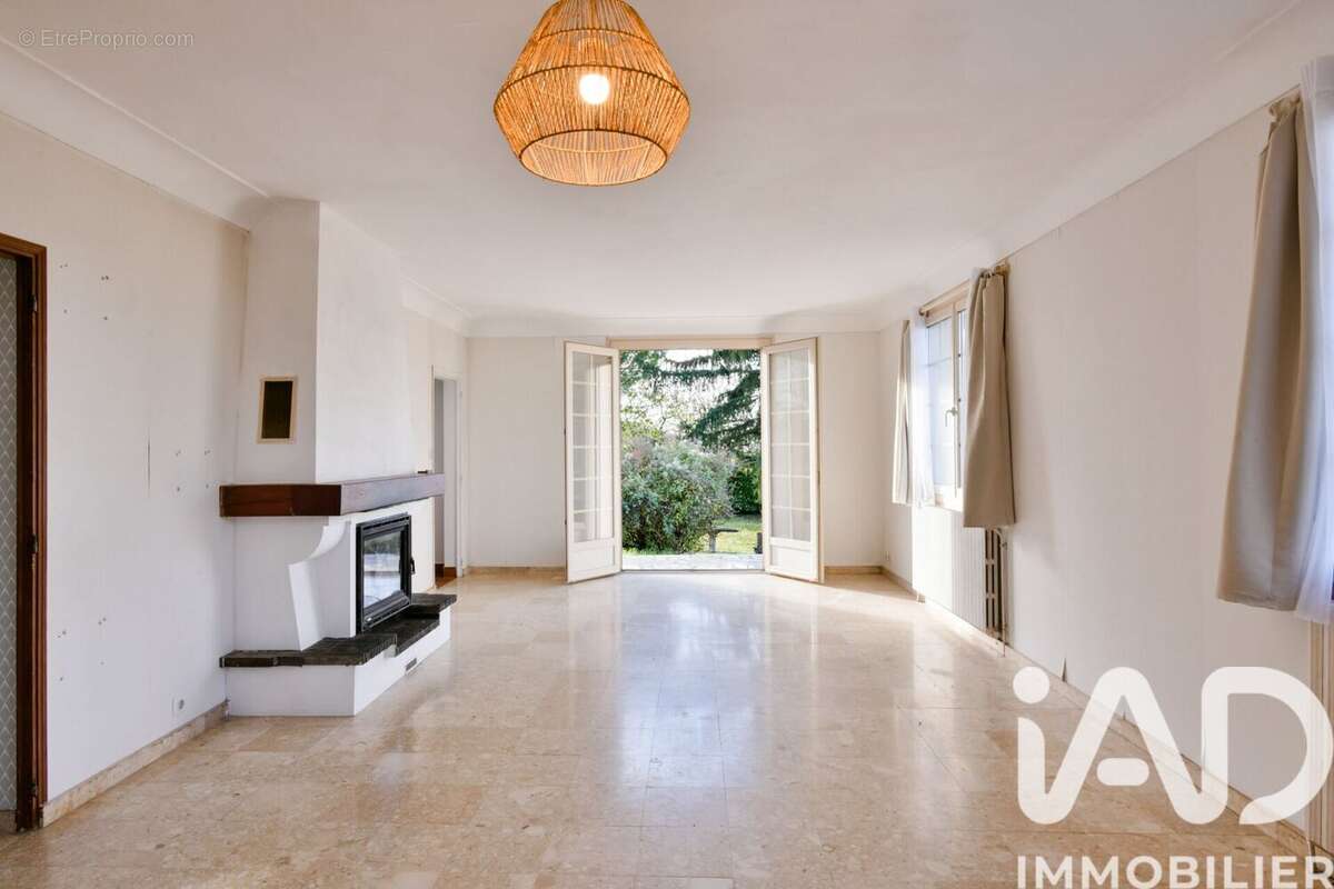Photo 3 - Maison à VOUILLE