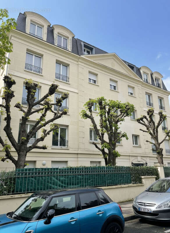 Appartement à COURBEVOIE