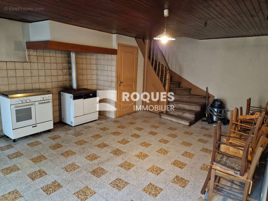Maison à MURAT-SUR-VEBRE