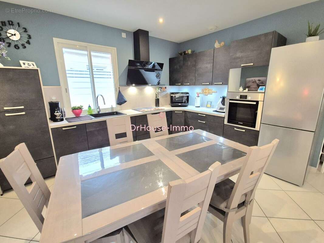 Maison à CHAMPFORGEUIL