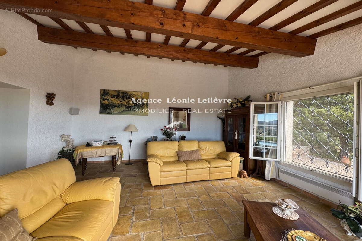 Maison à LES ISSAMBRES