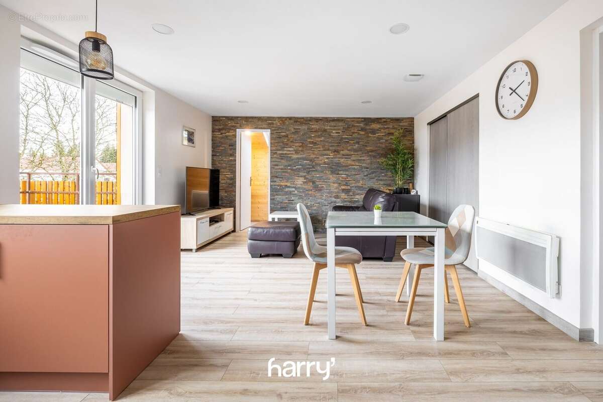 Maison 5 pièces 190 m² à vendre à Oye-Et-Pallet (25160) - photo 2