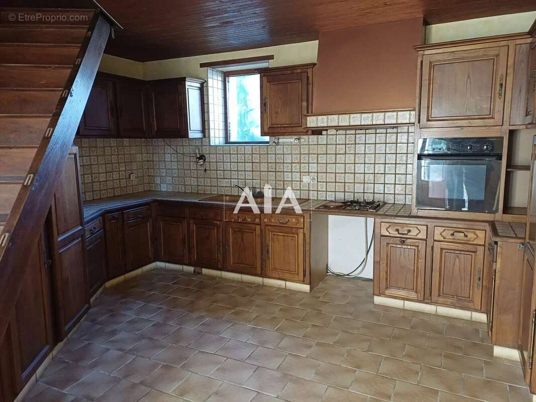 Maison à LES ADJOTS