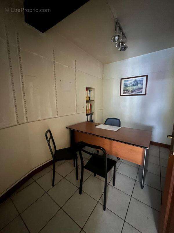 Commerce à COSNE-COURS-SUR-LOIRE