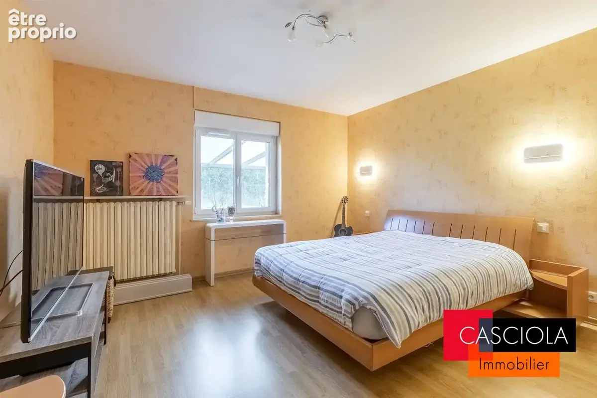 Maison 216 m² à Courcelles-Chaussy  - photo 7