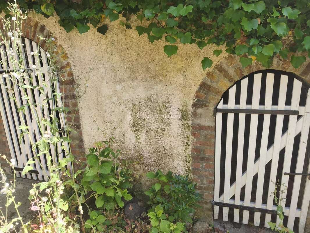 Maison à LA CHARTRE-SUR-LE-LOIR