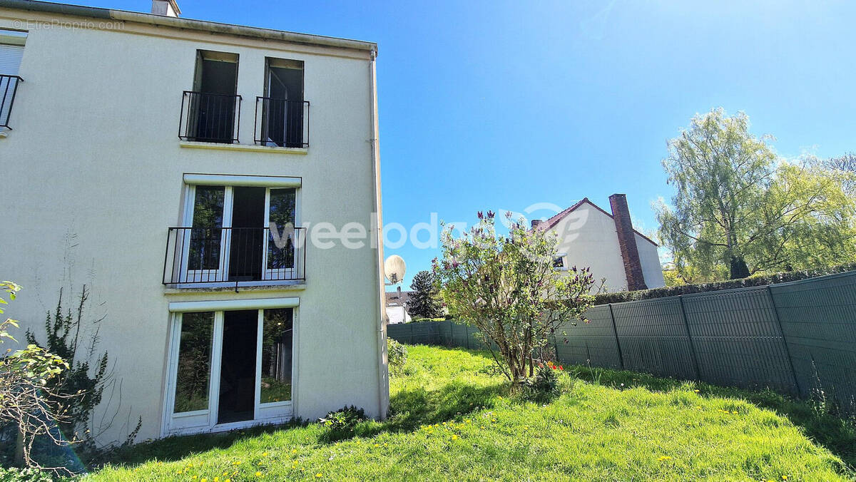 Maison à ELANCOURT