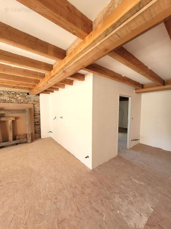 Maison à ONET-LE-CHATEAU