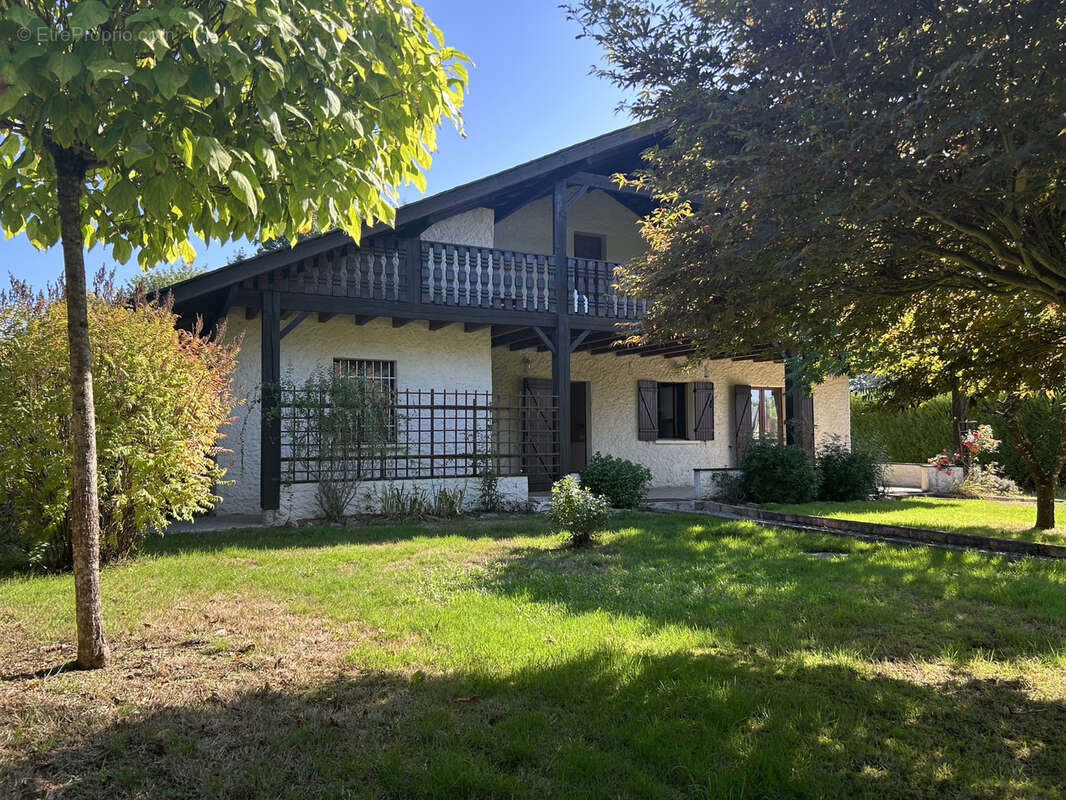 Maison à MEYMAC