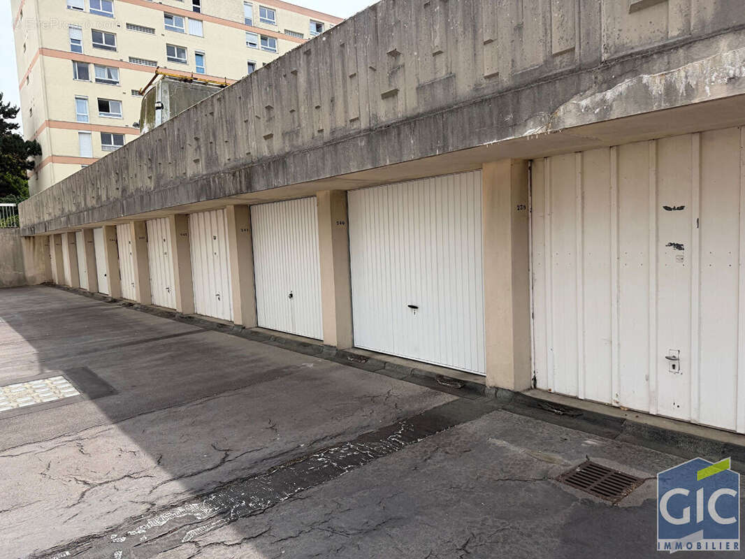 A vendre en exclusivite gic-bi garage ferme une voiture a herouville grande delle. - photo 3