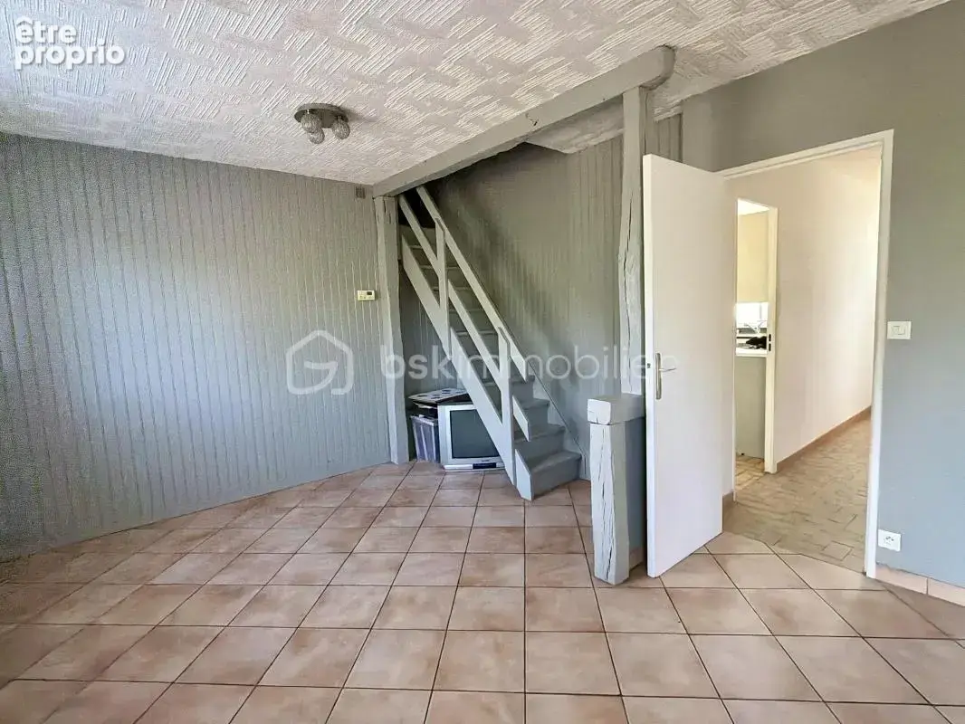 Maison d'habitation de 84 m2 avec garage et terrain de 958 m2 - photo 4