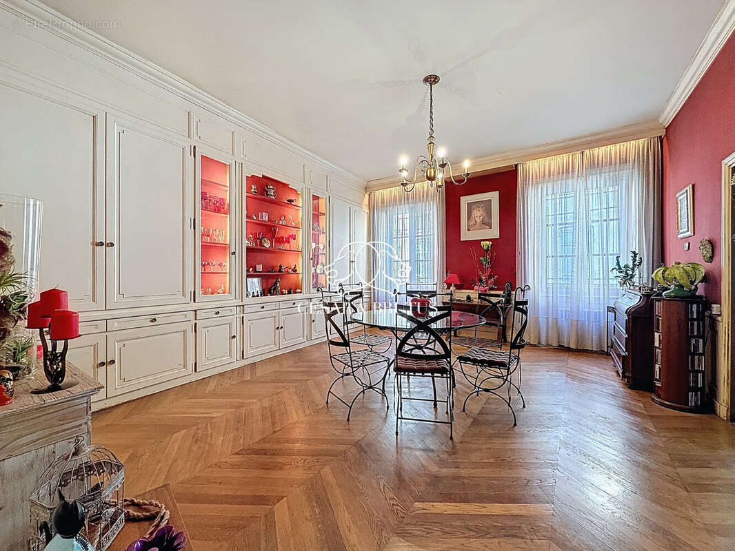 Maison 6 pièces 274 m² à vendre à Thizy (69240) - photo 2