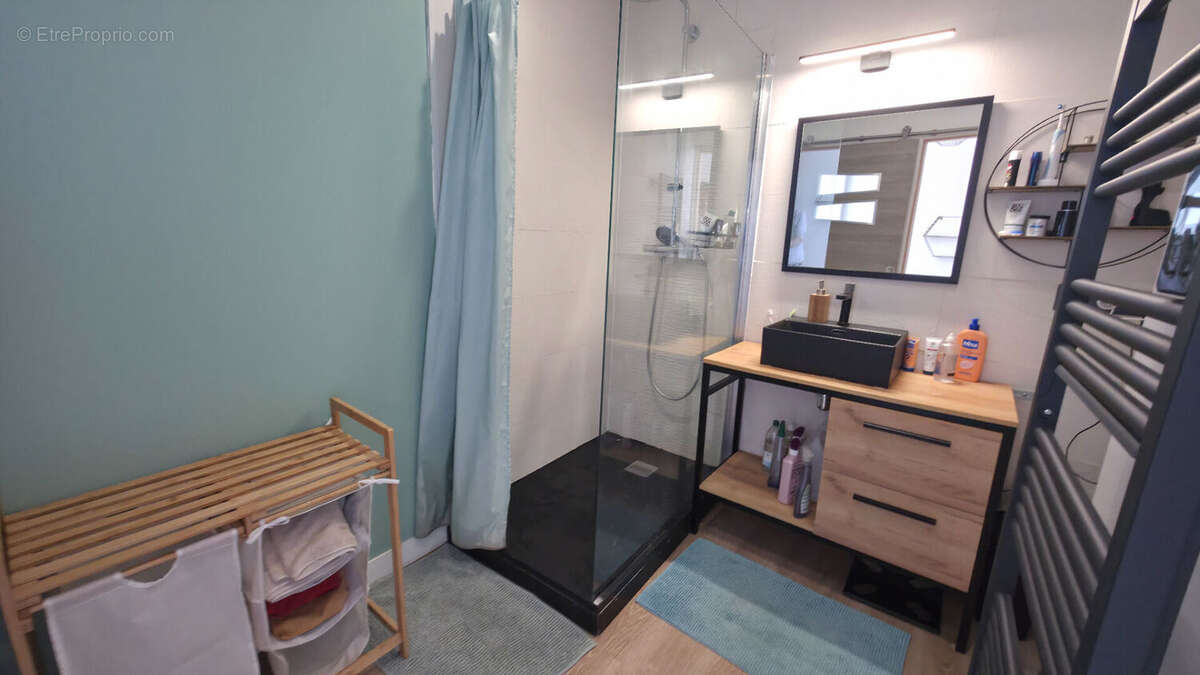 Charmante petite maison rénovée d'environ 50m² avec jardin et stationnement secteur Pont de Paille à Trignac - photo 10