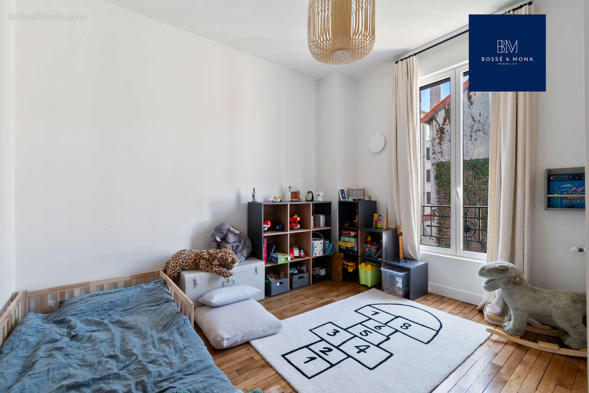 Maison à LA GARENNE-COLOMBES