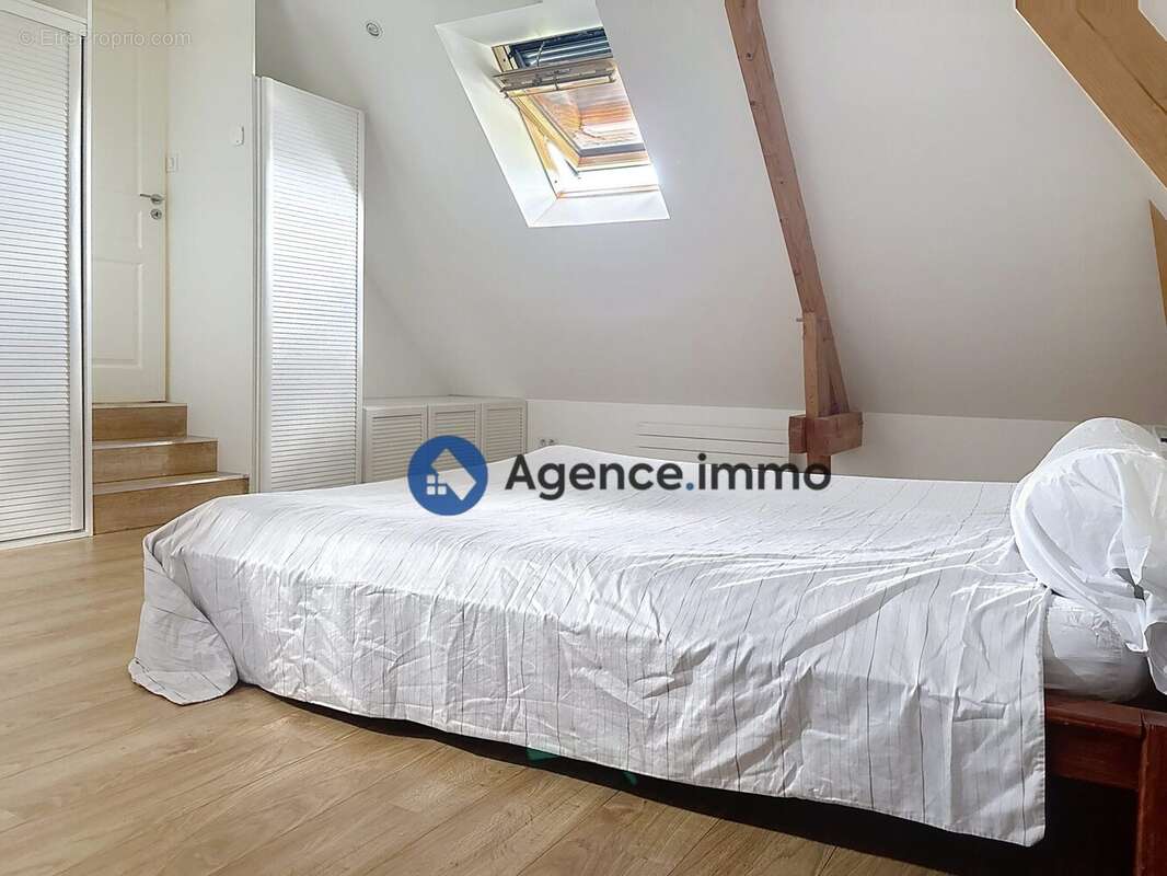 Maison à SAINT-ANTOINE-DU-ROCHER