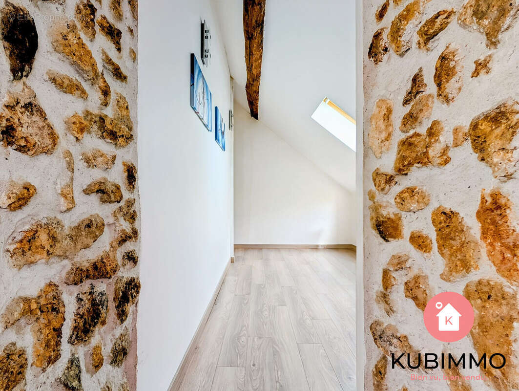 Maison à VILLENEUVE-SAINT-DENIS