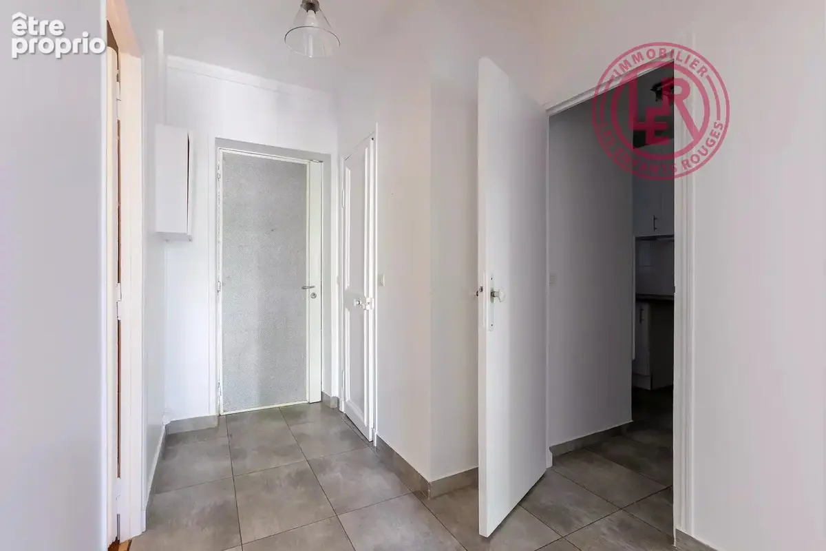 Paris 4ème - Arsenal - Appartement de 3 pièces rénové avec vue dégagée - photo 7