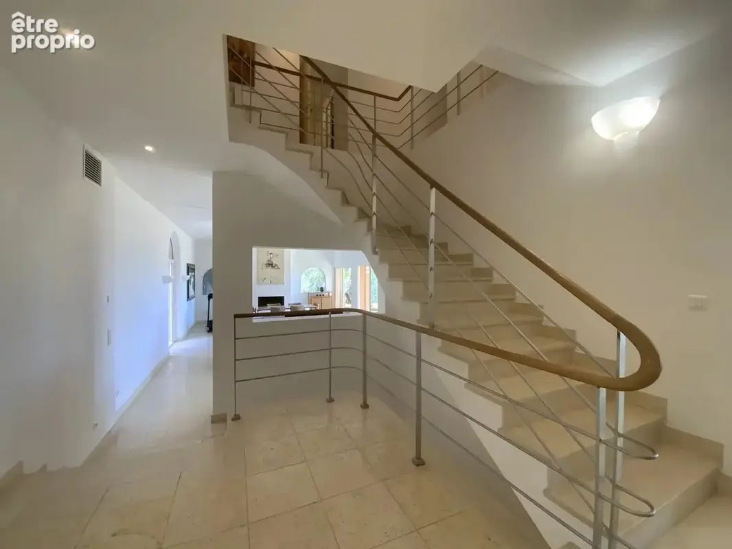 Menton immobilier – maison indépendante 6 pièces avec piscine - photo 10
