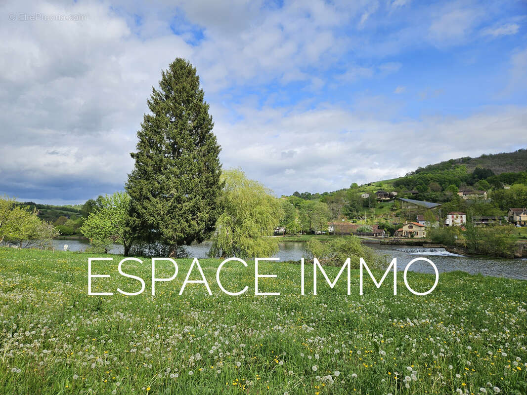 Maison à LIVINHAC-LE-HAUT