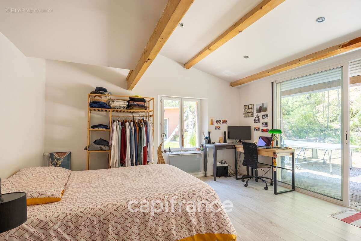 Maison à vendre 7 pièces avec T2 indépendant à Fuveau avec jardin - photo 20