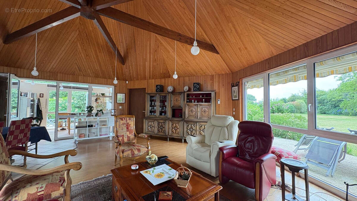 Maison à LAMPAUL-GUIMILIAU