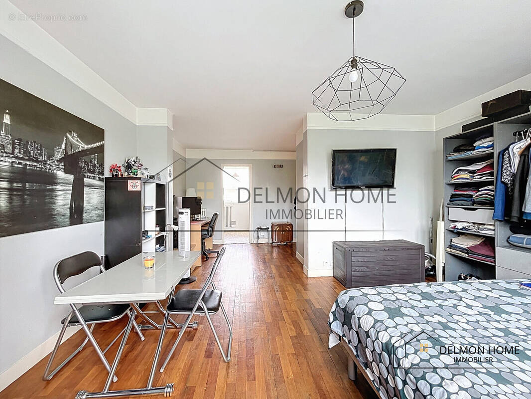 Appartement à COURBEVOIE