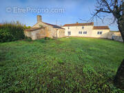 Maison à SAINTE-GEMME-LA-PLAINE