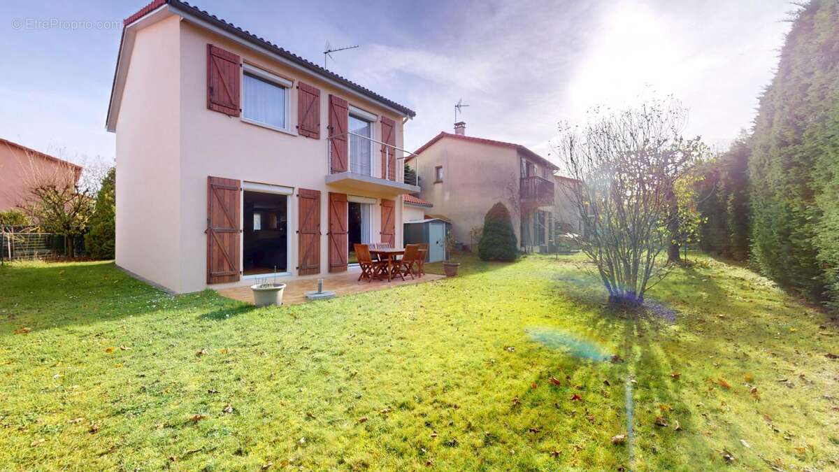 Maison à RILLIEUX-LA-PAPE