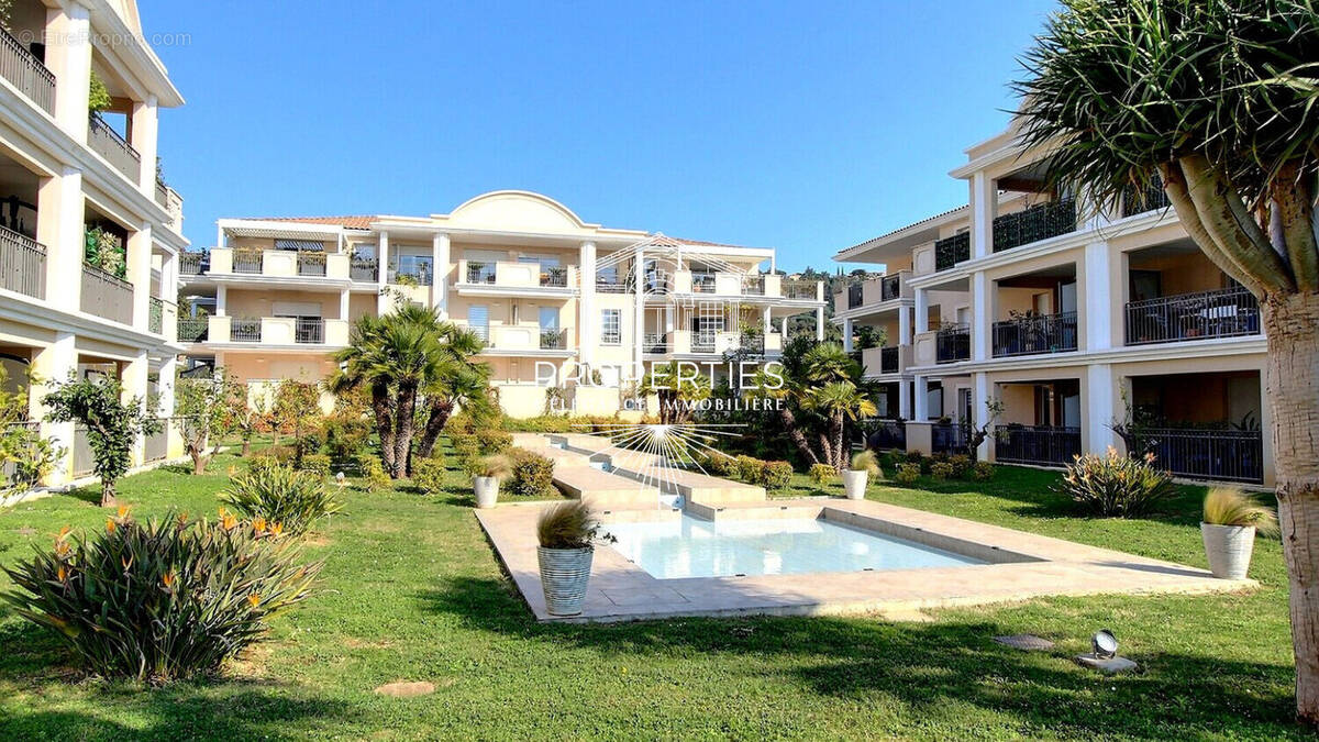 Appartement à BORMES-LES-MIMOSAS