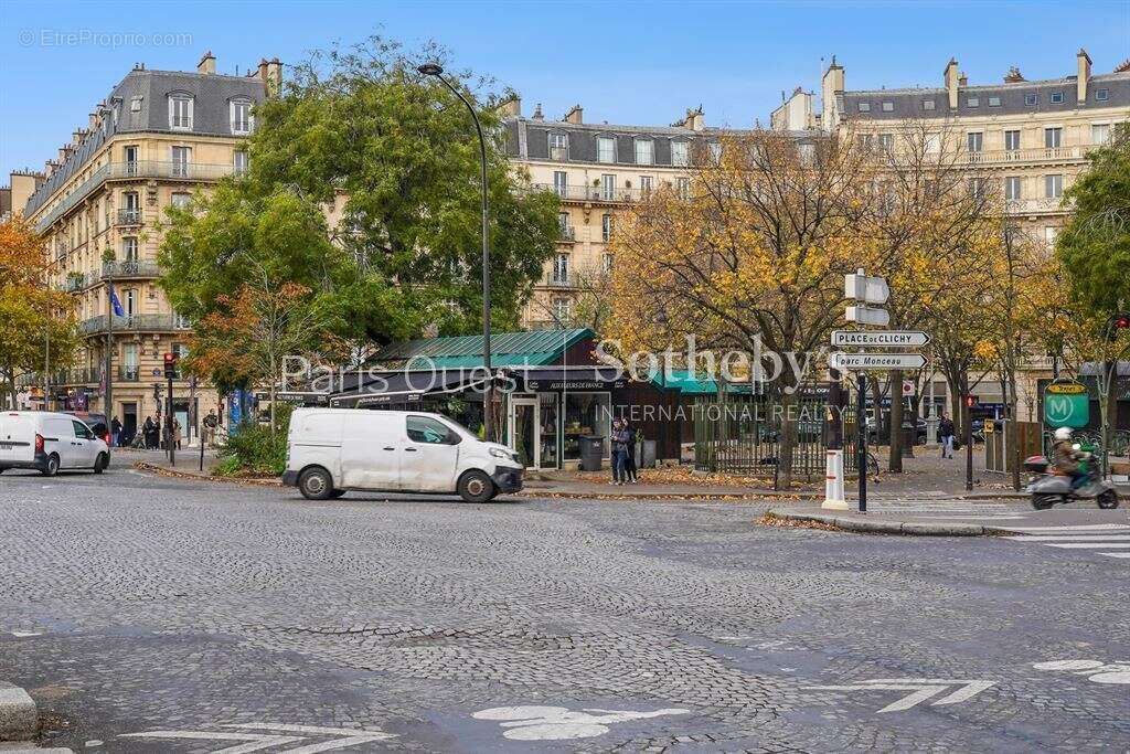 Appartement à PARIS-8E