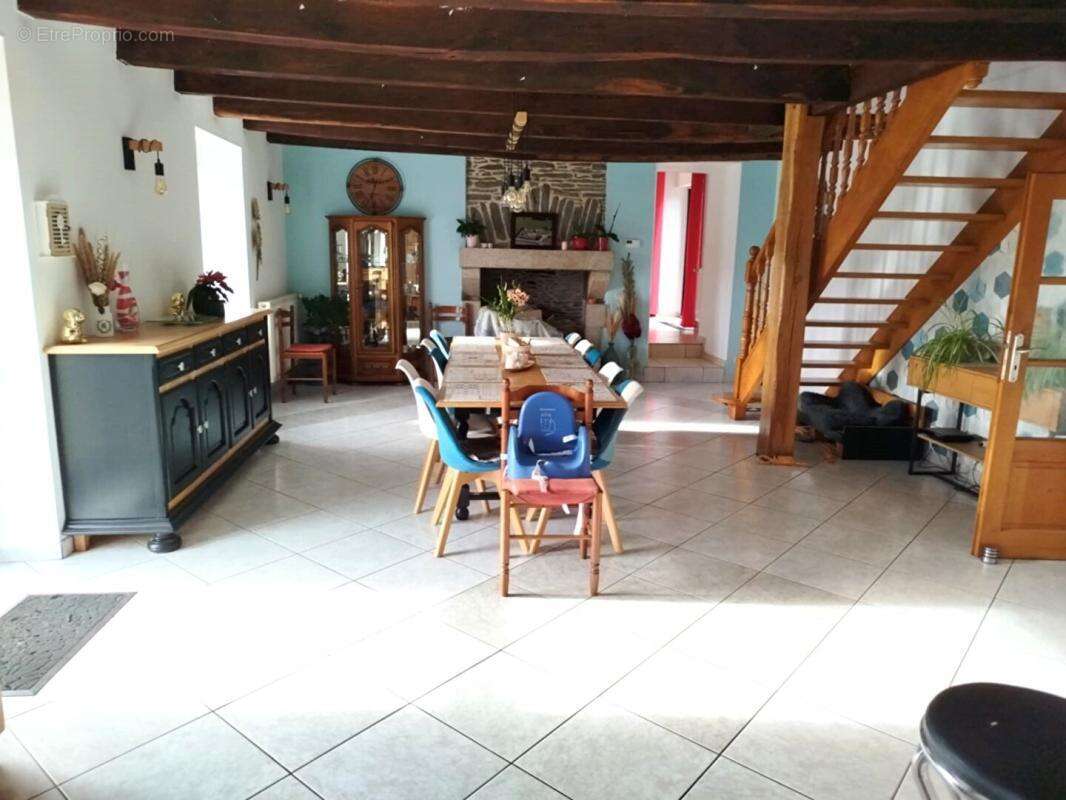 Maison à NAIZIN