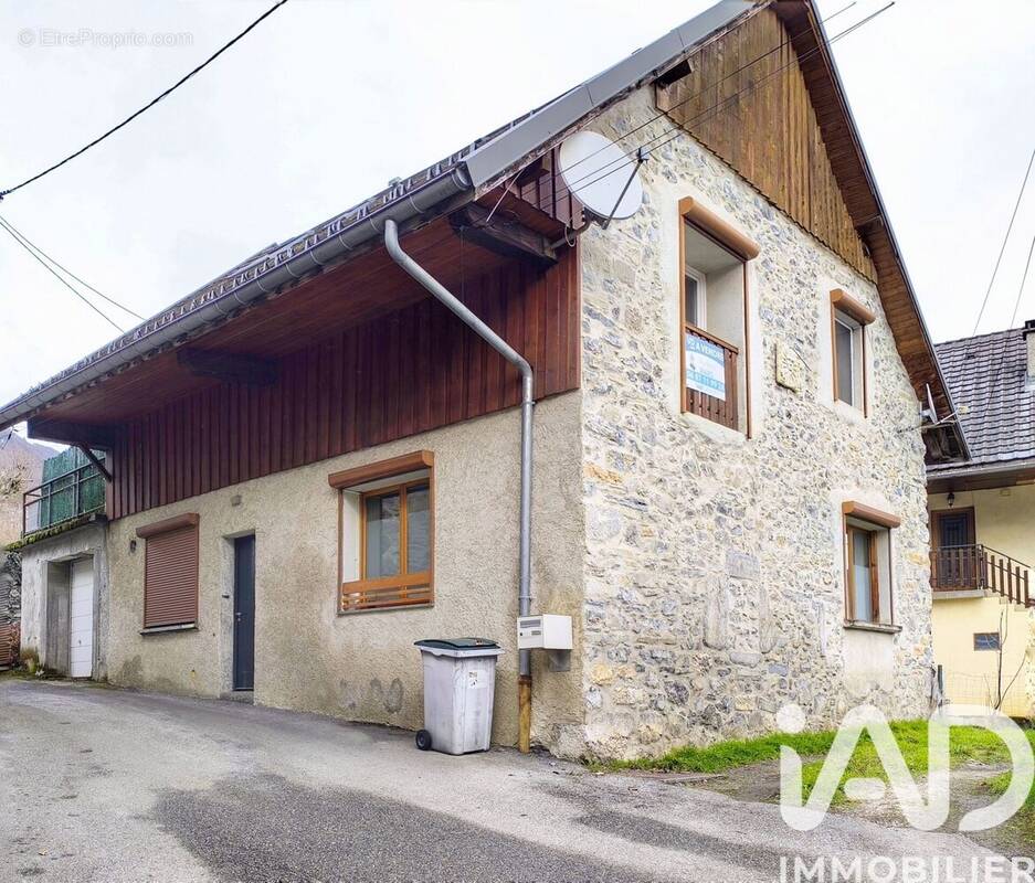 Photo 1 - Maison à SAINT-PIERRE-D'ALBIGNY