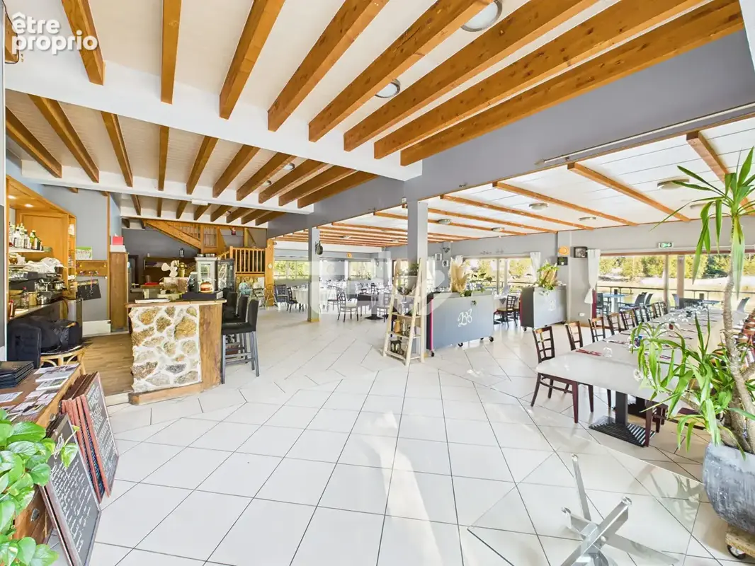 Propriété d'Exception au Coeur de la Nature, plan d'eau, restaurant, chalet, maison d'habitation et dépendances - photo 13