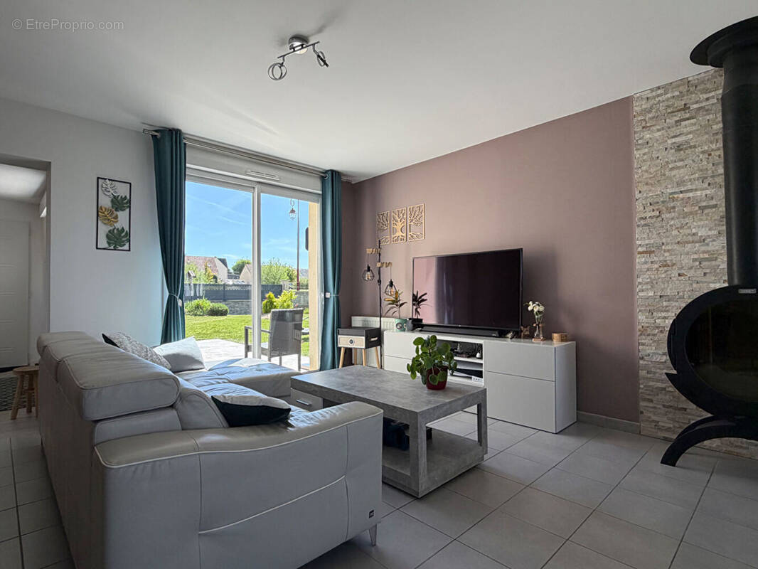 Maison à GROSSOEUVRE