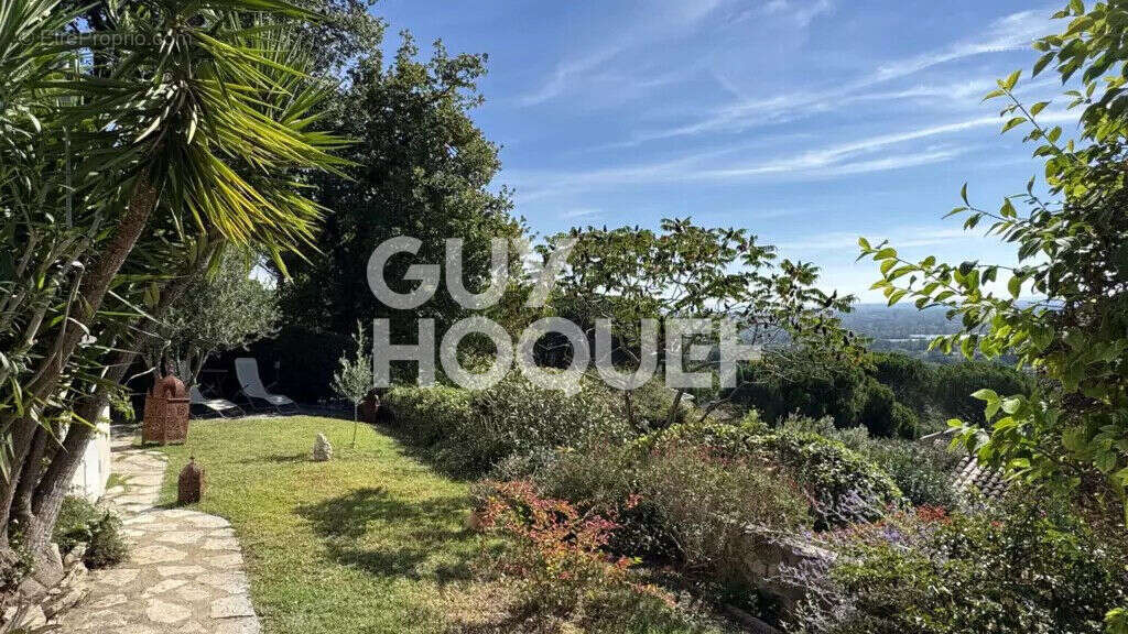 Maison à LES ANGLES