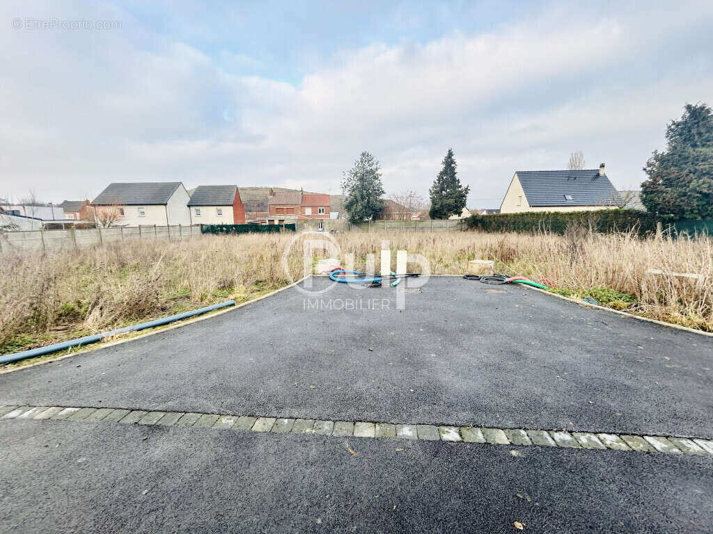 Terrain à COURCELLES-LES-LENS