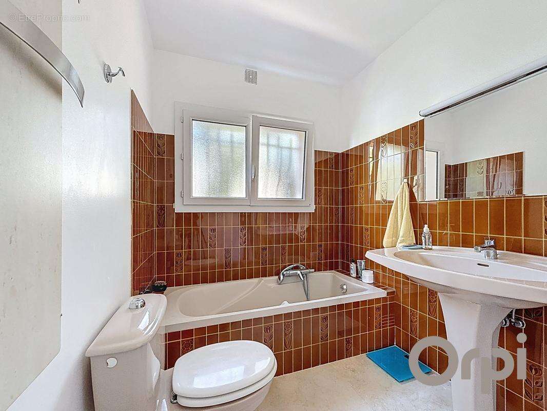 Maison à LES ISSAMBRES