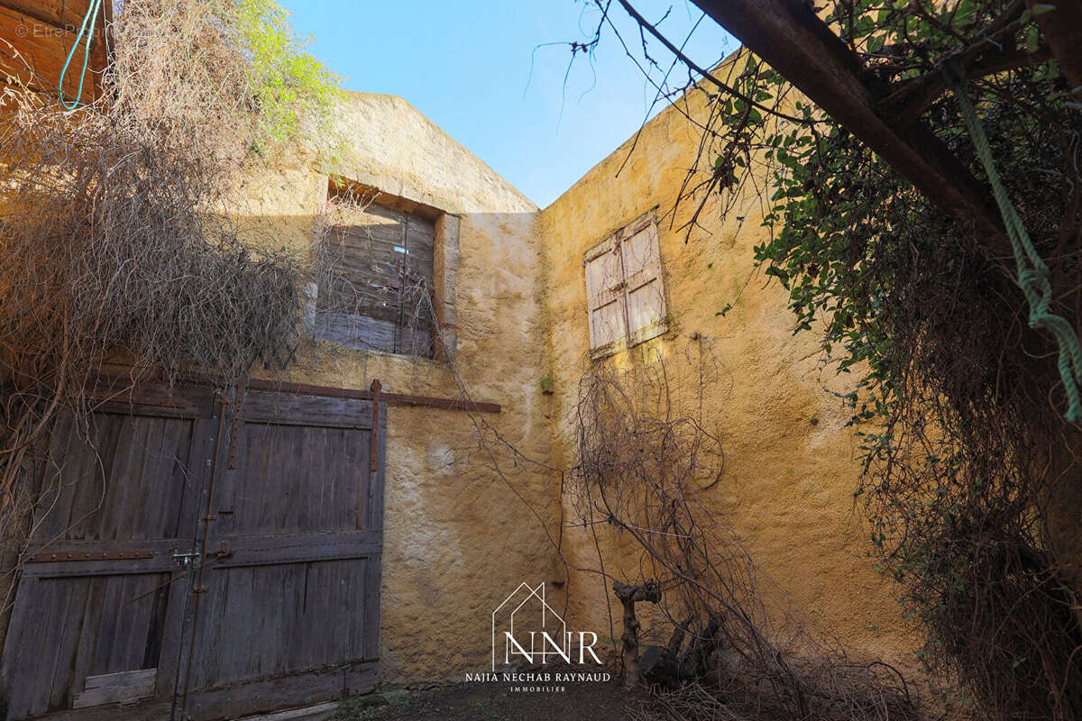 Maison à SAINT-FELIX-DE-LODEZ