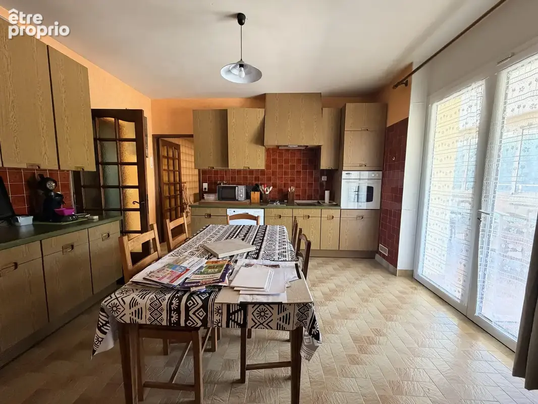 Maison familiale 214 m2 sur un terrain de 2155 m2 - photo 4