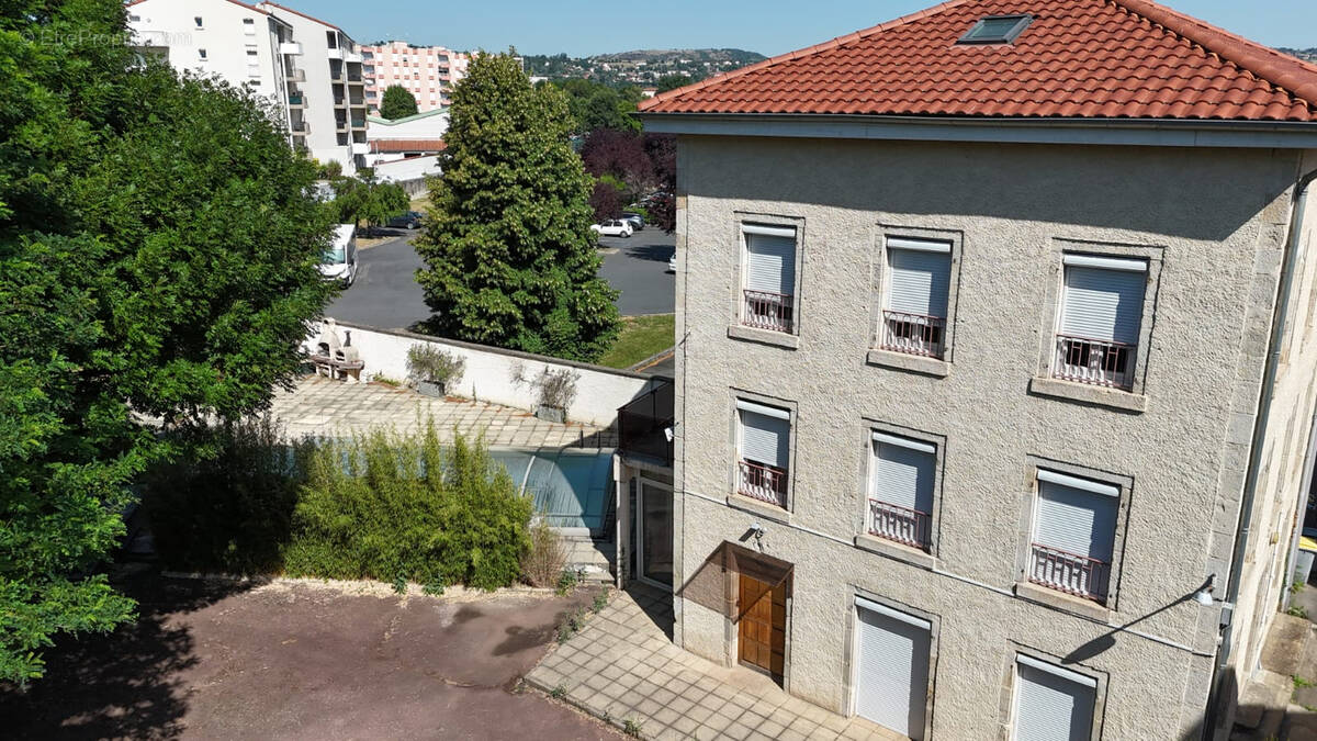 Maison à BRIVES-CHARENSAC