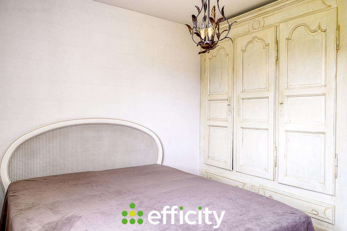 Maison à NIVOLAS-VERMELLE