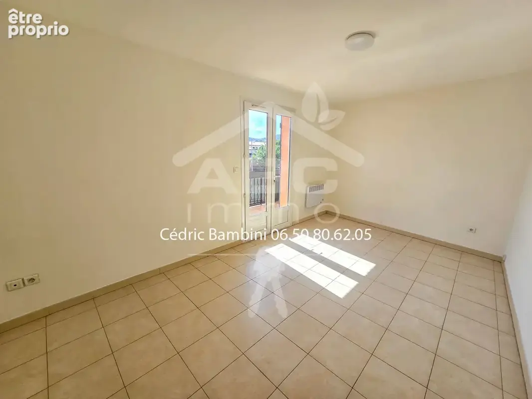 Haut de villa lumineux de 68 m² avec terrasse de 14 m² ? Proche centre-ville de Saint-Maximin - photo 3
