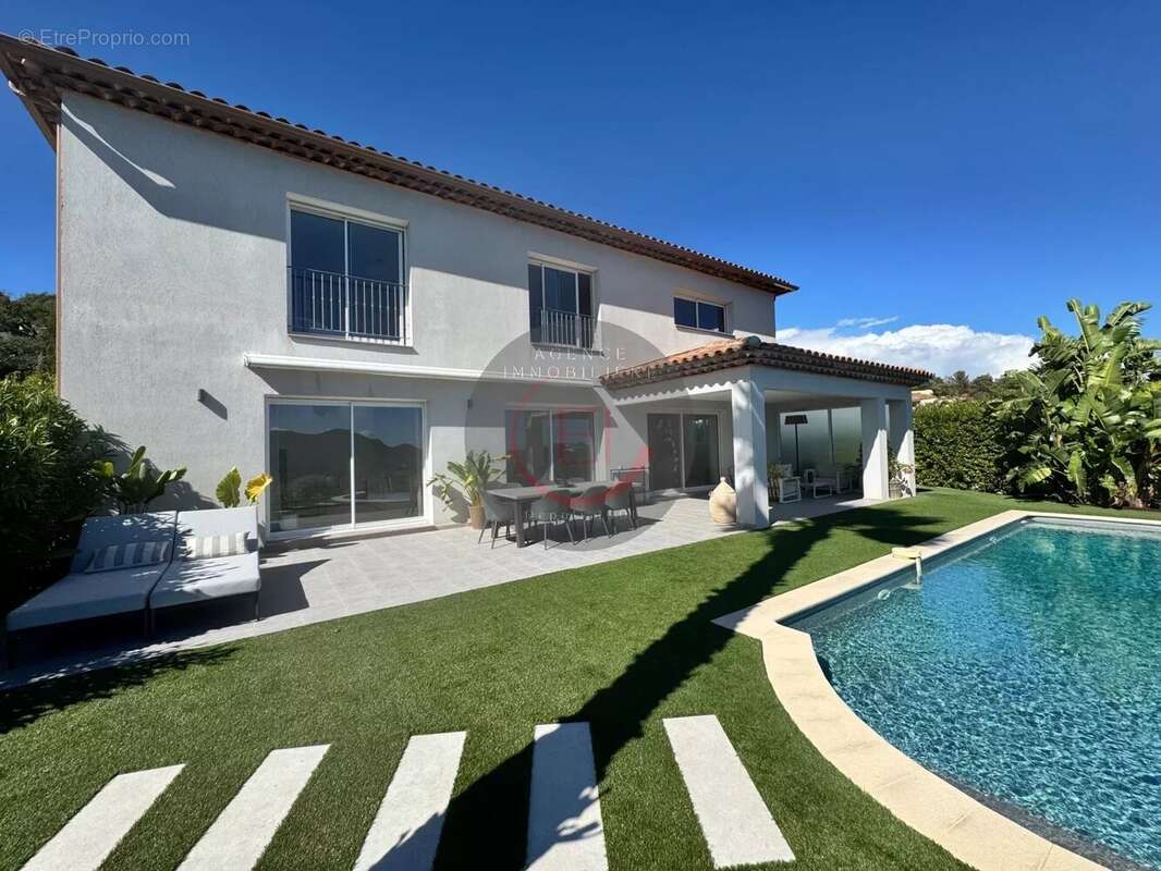 Maison à LES ADRETS-DE-L&#039;ESTEREL