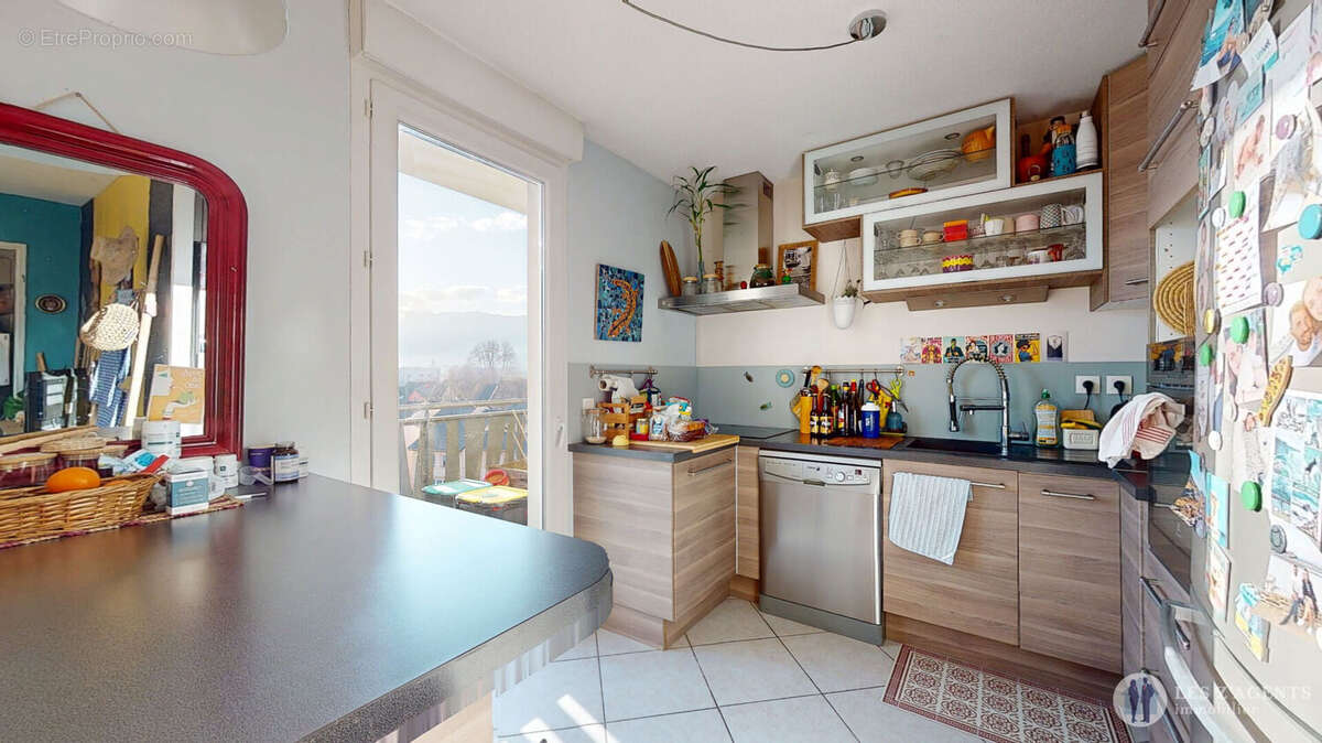 Appartement à SAINT-MARTIN-D'HERES