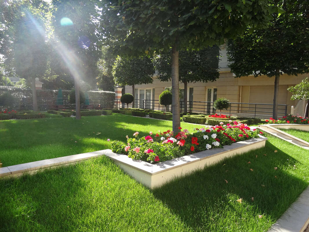 Appartement à ISSY-LES-MOULINEAUX