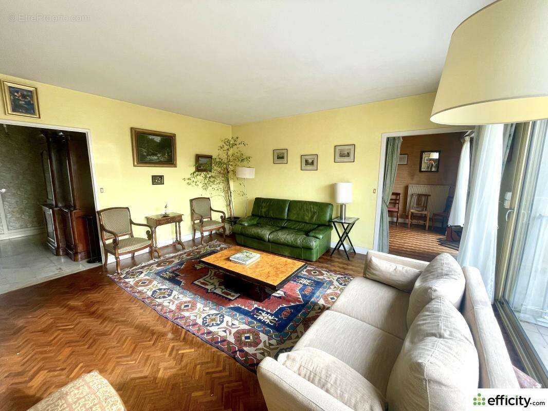 Appartement à VERSAILLES