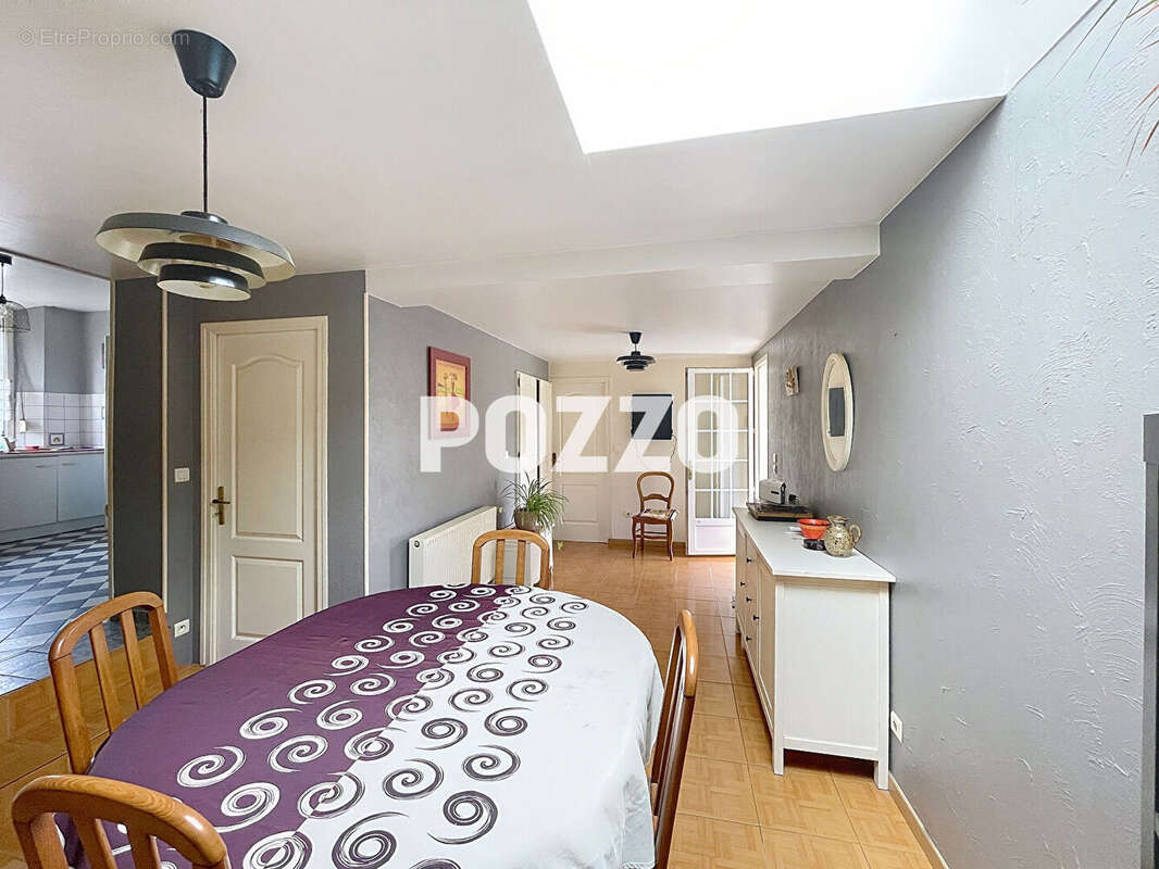 Maison à FLEURY-SUR-ORNE